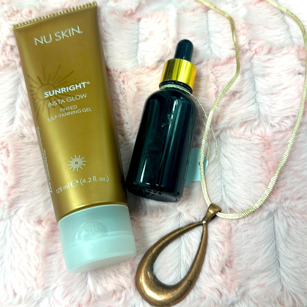 The best tanning lotion ever!! Bundled with vitamin c for your face!